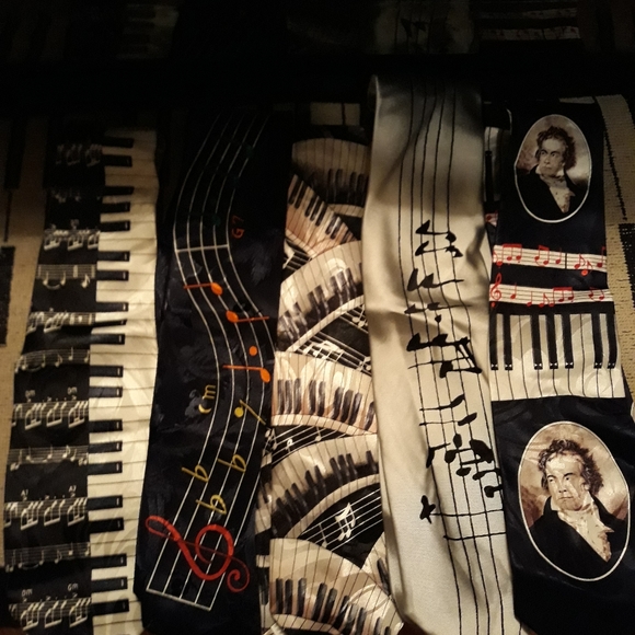 Musical neck ties - Picture 3 of 3